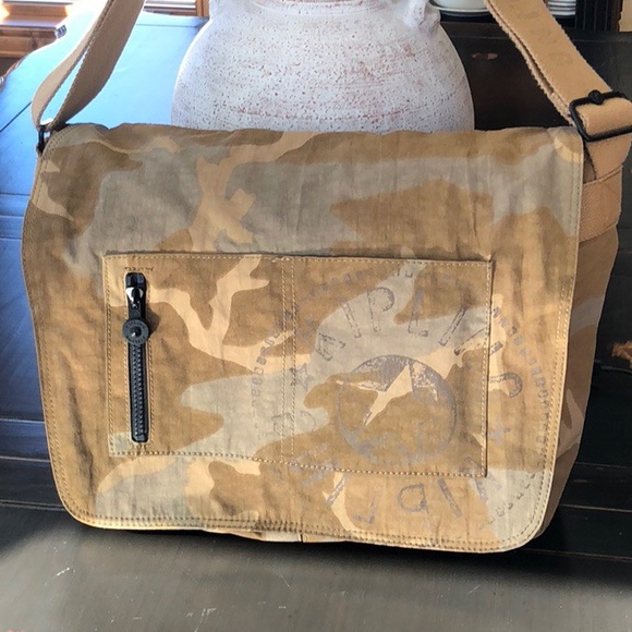 kipling camouflage bag